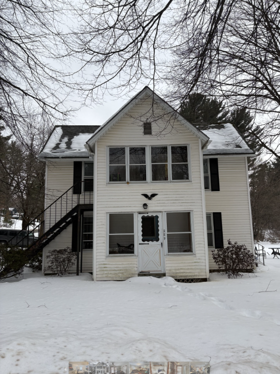 Charming 6 bedroom, 2 bath- 289 Pelham Rd